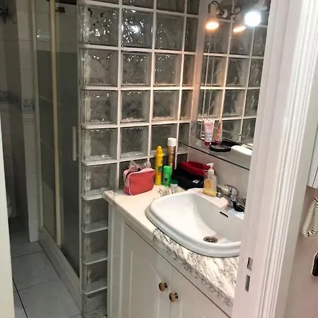 Petit Palace With Wifi