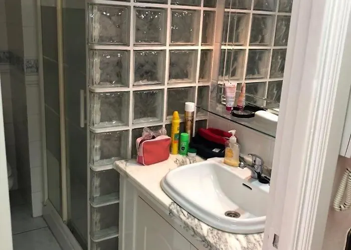 Petit Palace With Wifi